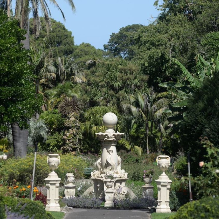 gardens fountain